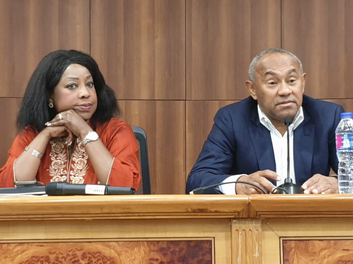 Ce matin <a href="/fatma_samoura/">Fatma Samoura</a> est arrivée au siège de la <a href="/caf_online_FR/">CAF - FR</a> avec des experts de <a href="/fifamedia/">FIFA Media</a> pour m’aider à rendre la #CAF plus efficace dans son administration et sa gouvernance. Je l’aiderai de toutes mes forces à accomplir sa tâche pour le #football africain.