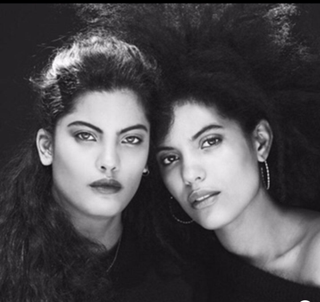 IbeyiOfficial's tweet photo. Have a great week-end !
Tonight we’re at @appletreegarden  festival in Germany , tomorrow in Belgium at @DranouterFest and on  wednesday tje 7th we’re in qbeyrouth at @MusicHall_Elef ❤️ https://t.co/myXToPeVT4
