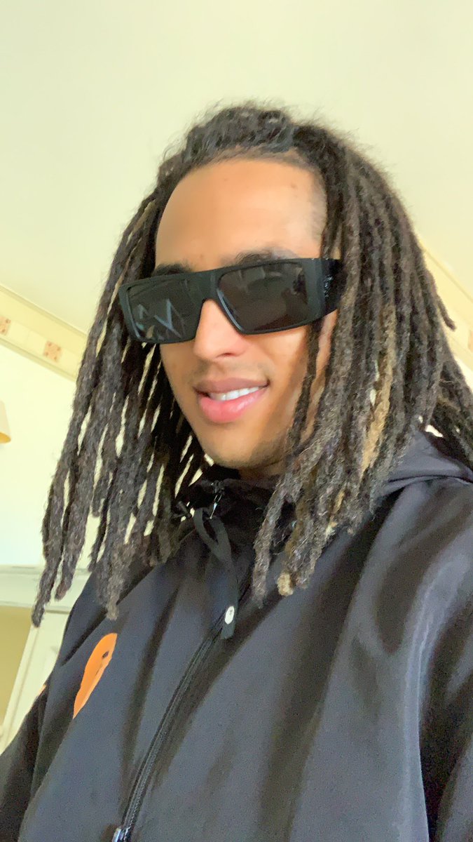 matue30's tweet image. Voltei