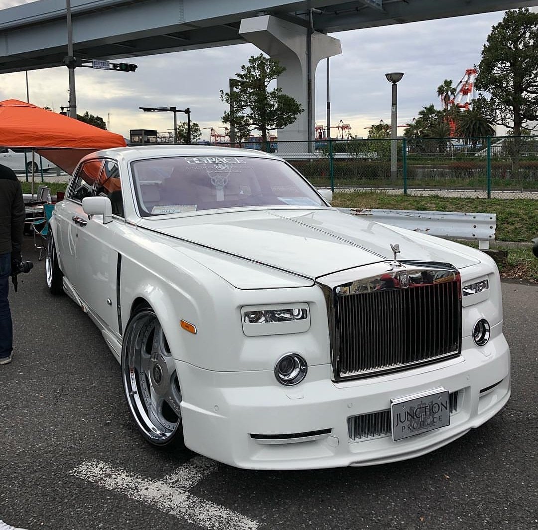 JUNCTIONPR0DUCE's tweet photo. JunctionProduce RollsRoyce Phantom7 EWB @ Trust1 with SCARAforged-iw 24in
#junctionproduce
#ジャンクションプロデュース
#rollsroycephantom
#ロールスロイスファントム
#rollsroyce
#ロールスロイス
#phantom
#ファントム
#roofwing
#scara
#infinitewerks
#eyegarnish
#wheel
#スカラー https://t.co/DqB8EJi0R1