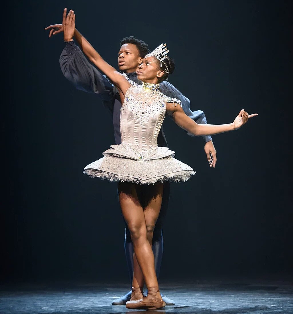 #Throwback to 2016 and our Arthur Pita ballet, #Cristaux, featuring a tutu covered in <a href="/swarovski/">swarovski</a> crystals! 💎💎💎

Pictured: #CiraRobinson &amp; #MthuthuzeliNovember
Photography: #BillCooper 
Lighting: <a href="/drplight/">David Plater</a>
Design: @Yannseabra 

#BalletBlack