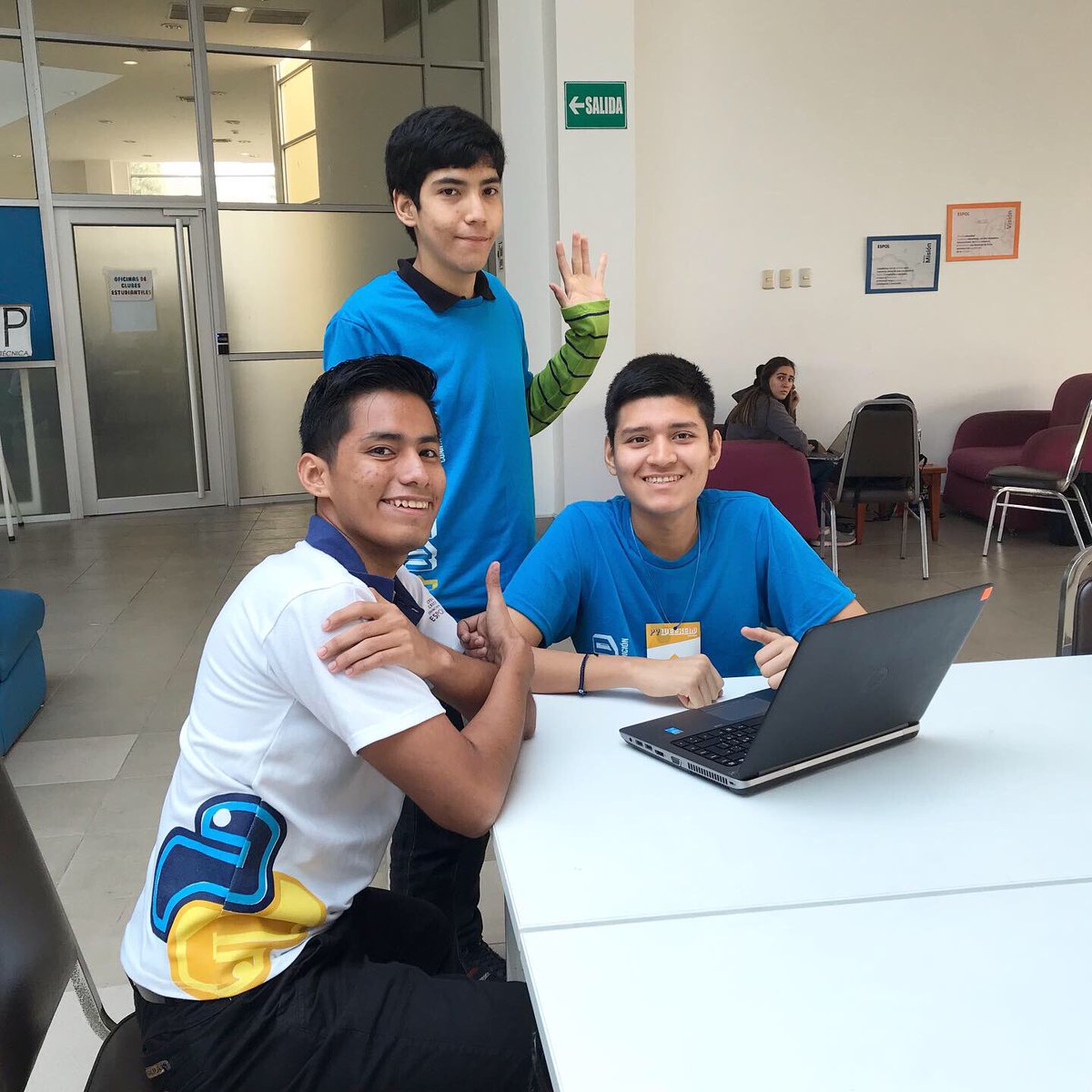 pyweekend's tweet photo. Se desarrolla la cuarta edición del Pyweekend.  Los mejores estudiantes de Fundamentos de programación trabajan arduamente en sus desafíos. #PyWeekendEspol https://t.co/5AzaexjMdE