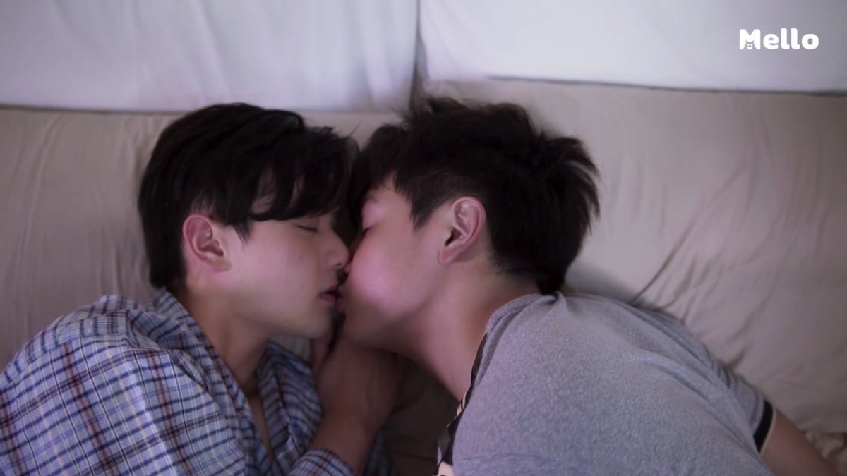 PatchaRomeo's tweet photo. ต้องหวีดอีกกี่รอบถึงจะพอเนี่ย เขินจนไม่รู้จะทำไงละน้าาาา 555
#2MoonsTheSeries
#2Moons2ep6
#Mingkit1stKiss
@achidb @ChenRcj
#ท่านนายกรชิต #ดราก้อนจุง
#2Moons2 #2MoonsTheseries #2moons2ep5 #mellothailand #เดือนเกี้ยวเดือน2 https://t.co/khK7xiIif0