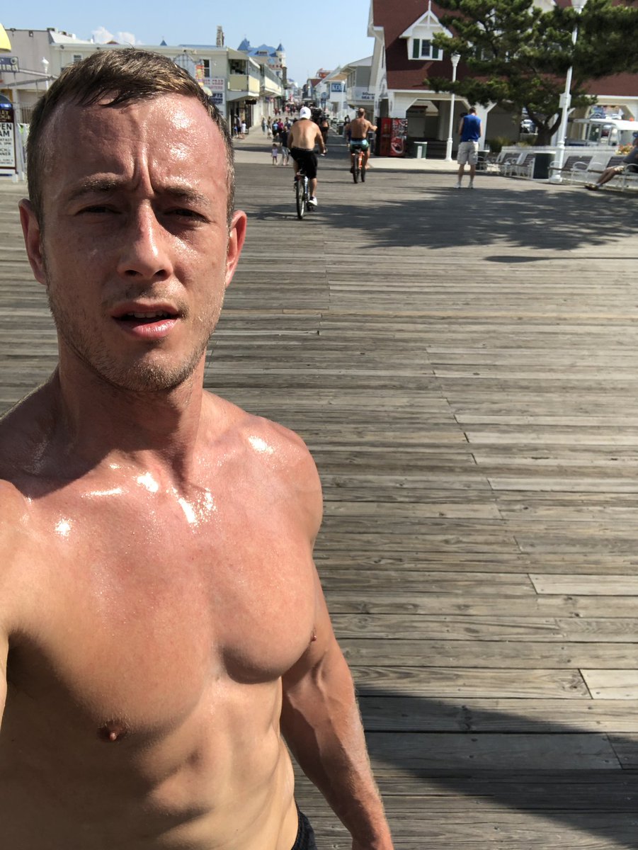 OldSchoolGymOH's tweet photo. Running 5miles this morning heard a dude tell his buddies “I’m here on vacation I ain’t here to exercise” and they chuckled.
Listen partner.
It’s either a part of who you are or it’s not. I don’t exercise either this is just who I am. #onehun https://t.co/KlL2mnptwY
