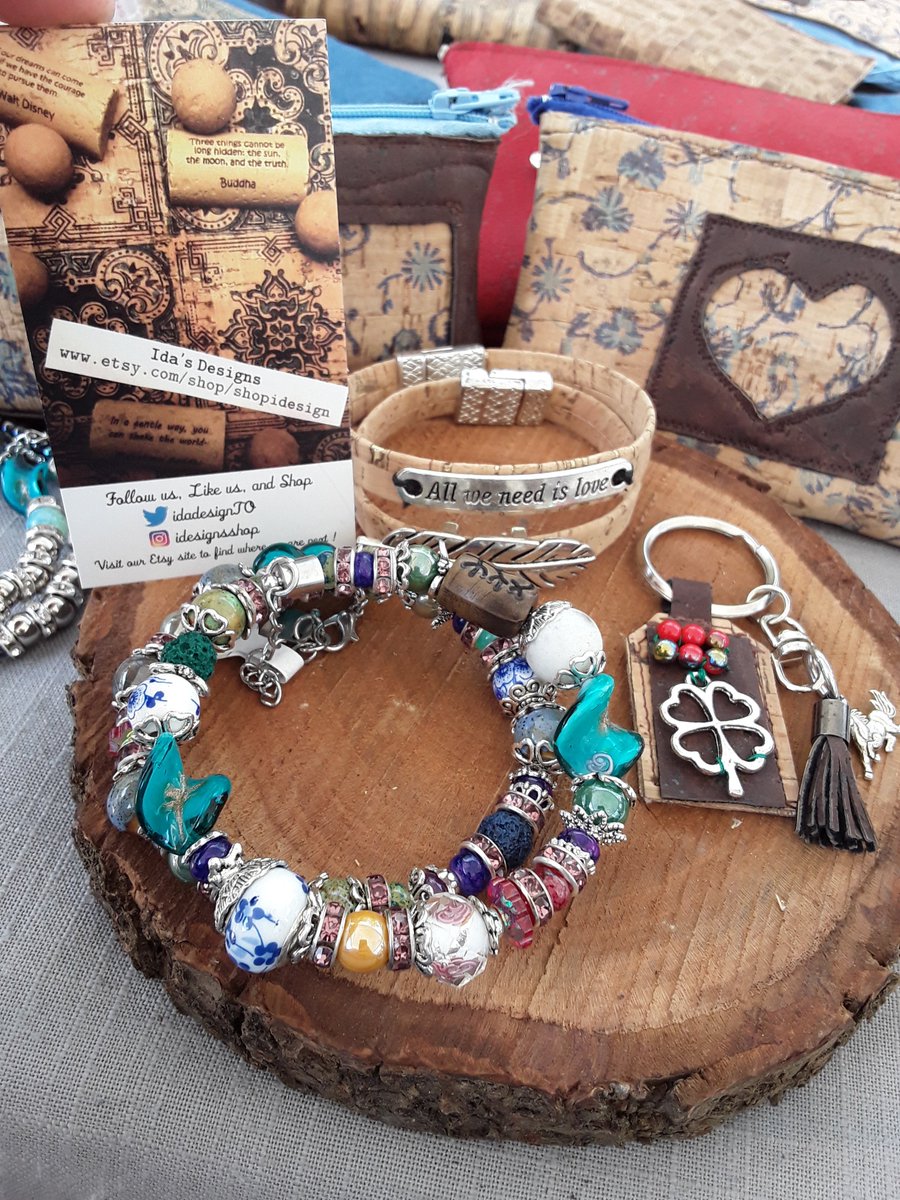 IdaDesignTO's tweet image. Here at @HarbourfrontTO until this evening...tent #45. Drop by and don't get too 'cork'y. Portuguese #cork, Canadian twist ;) 
Visit us at the artisan market ! 
@agotoronto @radisson @Livin_Toronto @TorontoToursCa @ontariotourism1 @TorontoGuides @TheWineShopON wineshop