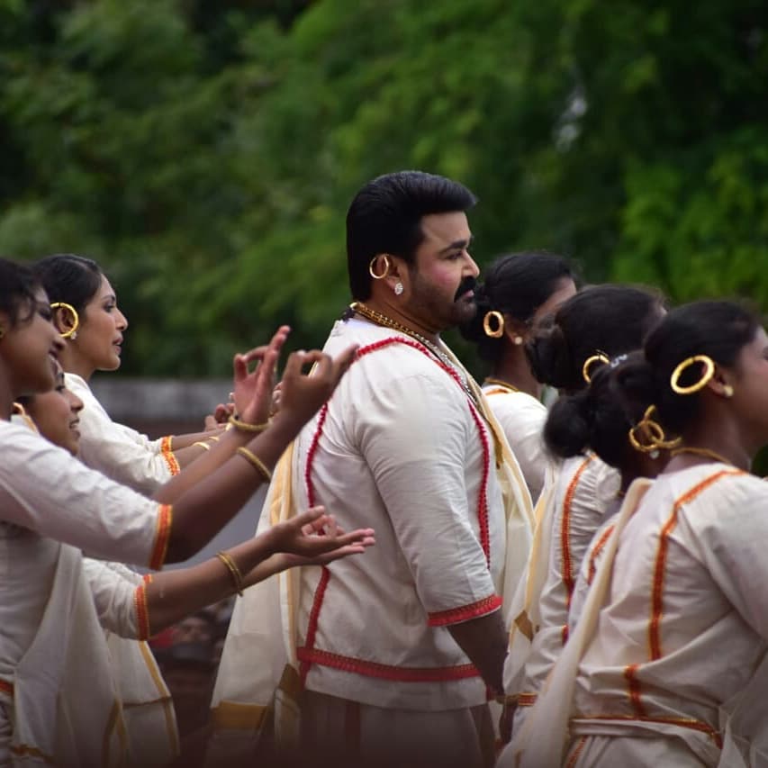 feudalthemmadi_'s tweet photo. At the stardom Beyond the limit!!!
Still Trying To Keep Doing This Kind of Movies - A Role Model @Mohanlal ....

#IttymaaniFunRideIn1Month

" Proud  Fans " 🙌🙌🙌 https://t.co/dbdrwoSbZM