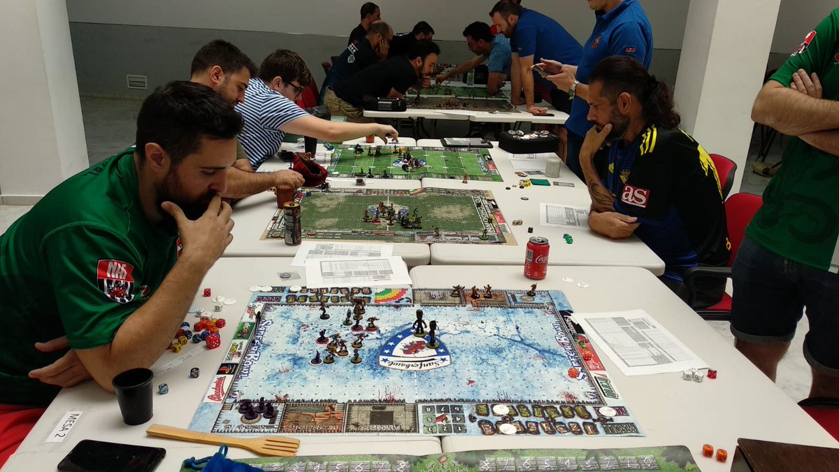m_hexagonadas's tweet photo. Mañana concurrida en @LaRutaCj para empezar nuestra jornada de partidos del "I Torneo #Chocobowl🦑 de #BloodBowl 🏈
¡Todavía tienes toda la tarde para acercarte y disfrutar de los enfrentamientos entre los 28 equipos participantes!
#HuelvaJuega a #Minis https://t.co/xdnAnP4weI