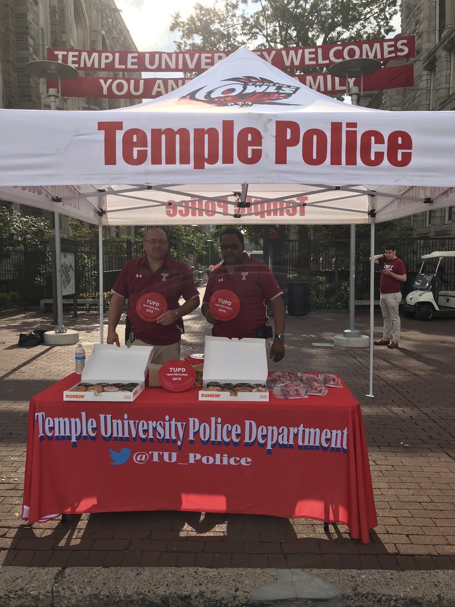 TU_Police's tweet photo. Great morning today at the annual PHILLY FREE STREETS. Come to the Temple Police Tent to get tons of goodies! Go Owls! 🍒👮🏾♂️#PhillyFreeStreets #temle #goowls https://t.co/xhV6B49LgE