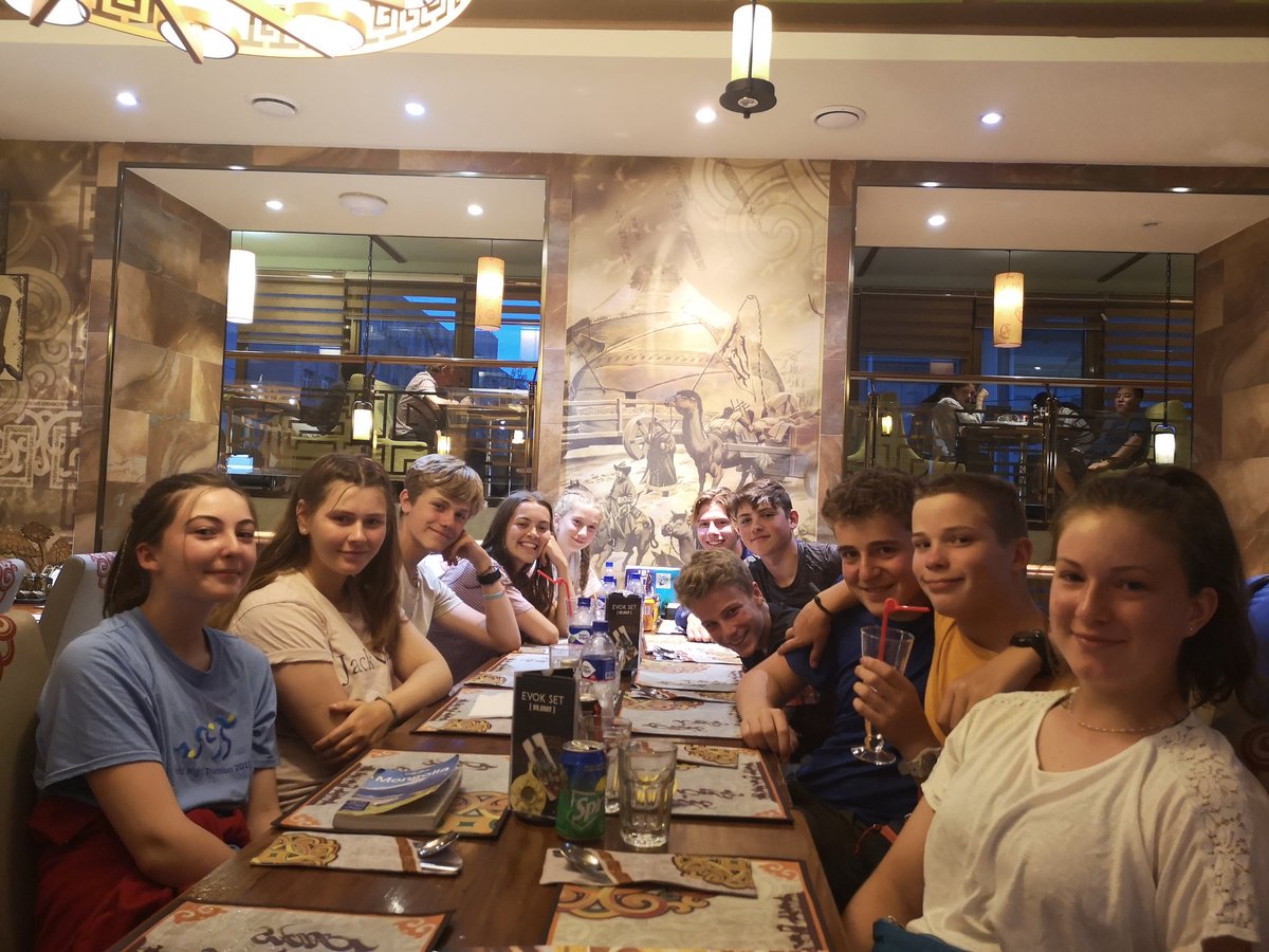 ExpeditionBig's tweet photo. First meal back in the city - happy and full! #bigexped2019 #bohunt #enjoyrespectachieve #ganechangers https://t.co/xO4Fr4zKrp