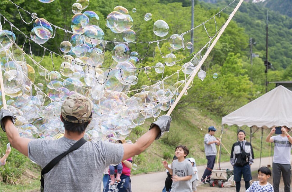 ginzanfestival's tweet photo. 2日目は朝から天候にも恵まれ、気持ちの良い1日の幕開けとなりました!!
.
#GINZANFESTIVAL #festival #music #銀山フェス #フェス #銀山平 #奥只見湖 #野外音楽フェス #キャンプインフェス #キャンプ https://t.co/sEA7zCvC1u