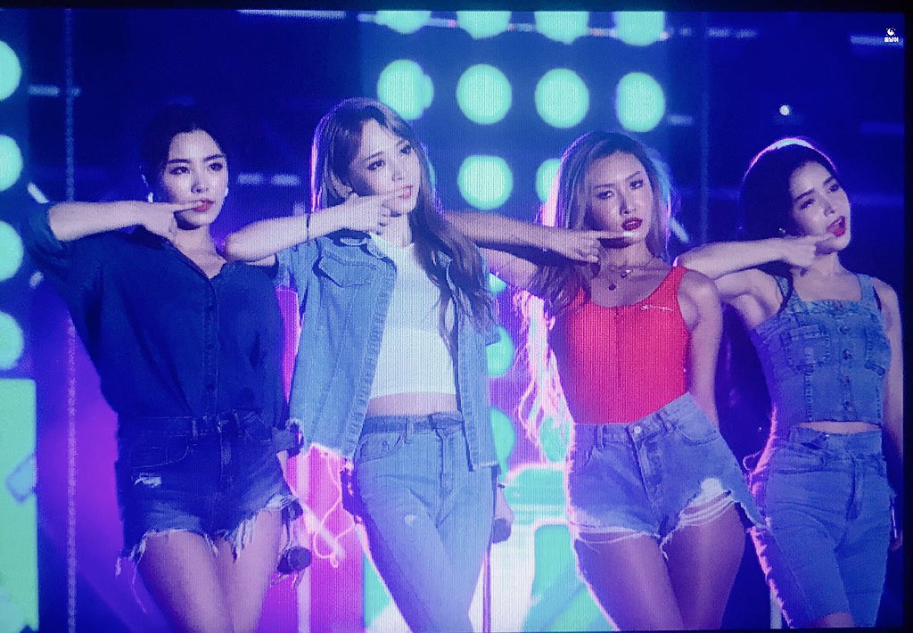 SSOM_NYANG's tweet photo. 미쳐뜨아 ㅜㅜ 무대 ㅜㅜ 
오랜만에 보고 찍어뜨아 ㅜㅠ 
ㅋㅋ https://t.co/Cc1bSUOQwl