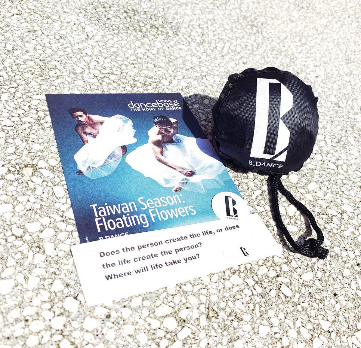 BdanceTaiwan's tweet photo. Just finished the premiere!
(It was full house💪)
Thanks for joining us!! Still 20 to go.
Happy @edfringe
Our performance is scheduling at 15:30pm from today until 25th August. More info @DanceBase @taiwanseason19 #BDANCE #DBFest2019 #TaiwanSeason #FloatingFlowers https://t.co/bdRk2w64Ke