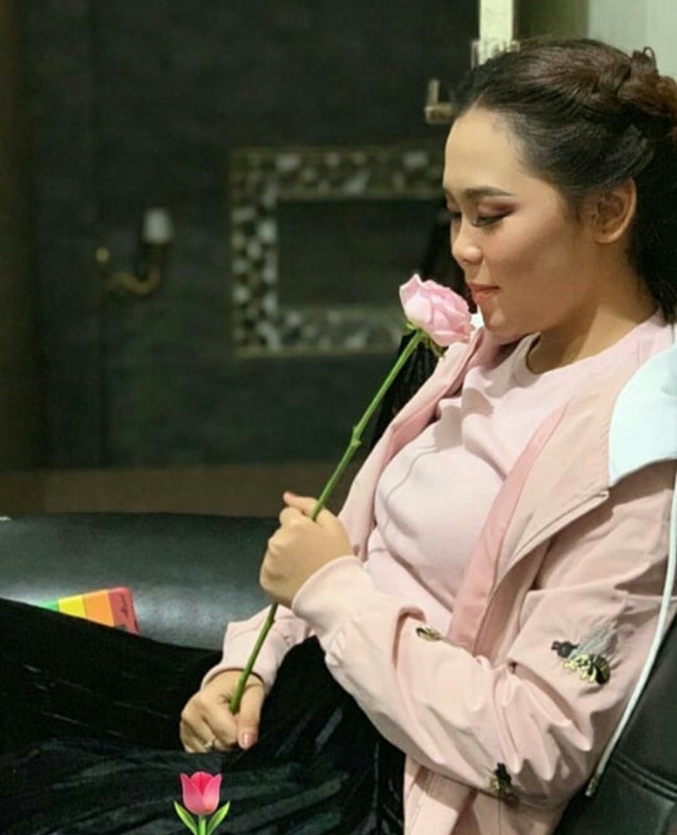 #malamminggu Aku sedang berjalan dengan pacarku
Mati aku ayahku tahu __ apa yg trjdi dgn <a href="/SelfiYammaLIDA/">Selfi Yamma LIDA</a> ___ nieh Vidio lengkapnya 👉 youtu.be/Z_9zpmTg6-4
Stlh kena marah SELFI is back 
N kmbli ke relnya smula #DStar