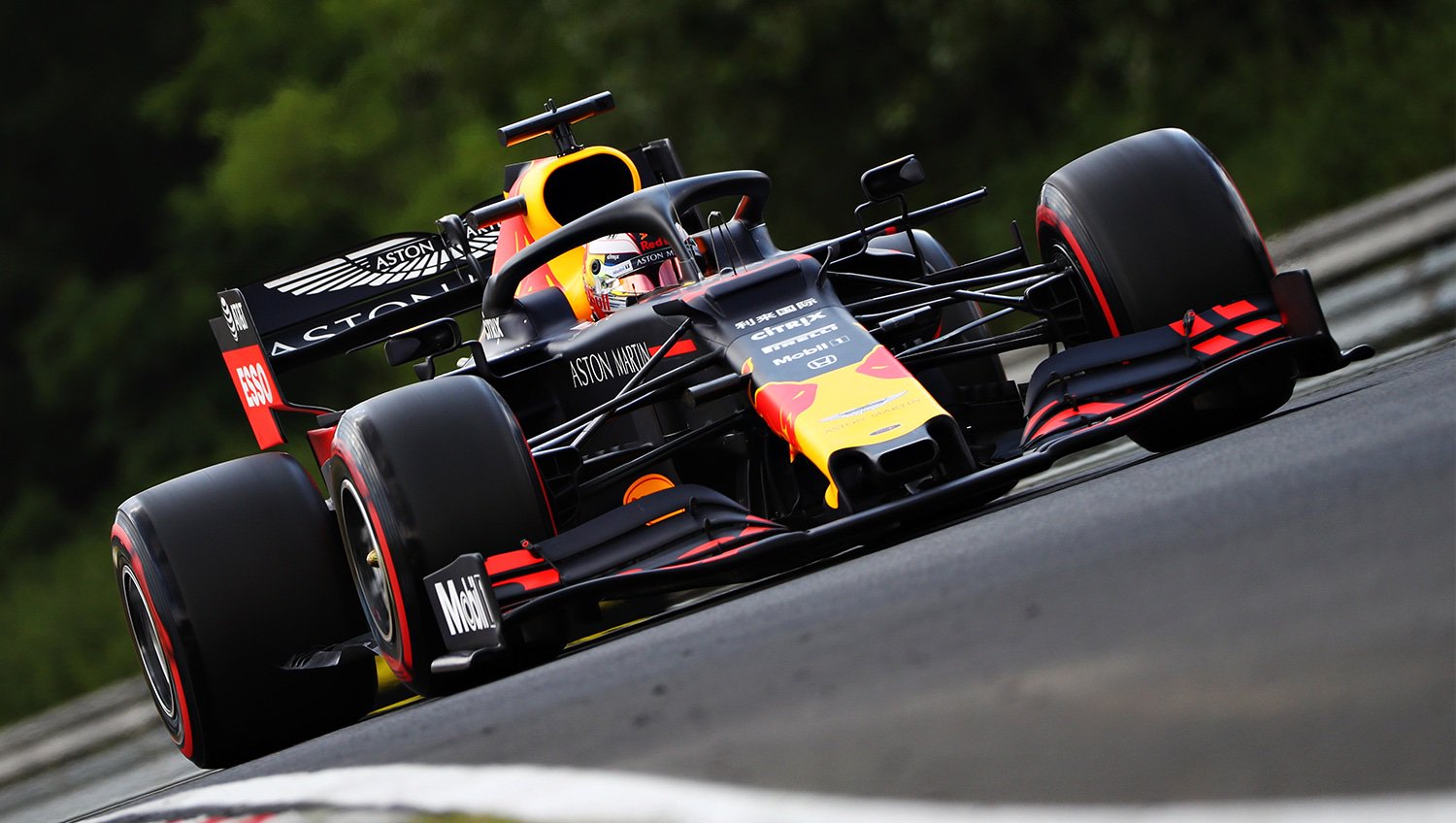 Max Verstappen 18 ezreddel megelőzve Bottast megszerezte első Forma-1-es pole pozícióját