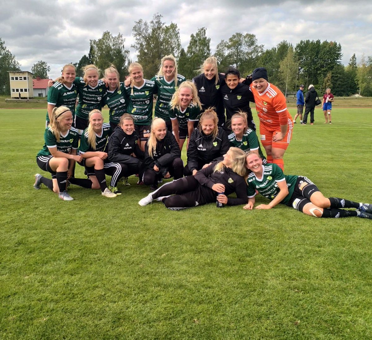JyPKLiiga's tweet photo. FC Loviisa-JyPK 0-12(0-6)😎

Maalintekijät tänään
⚽️⚽️⚽️⚽️⚽️Joëlle Gosselin
⚽️⚽️⚽️ Anna Vanhala
⚽️⚽️ Emmi Manninen
⚽️⚽️ Kia Voutilainen

Seuraavan kerran Suomen Cupia pelataankin heti perään ensi vuoden puolella👍🏼

#Jypk #jypkliiga #naistenliiga #voimallavihreänsydämen https://t.co/DkNa9QyoJq