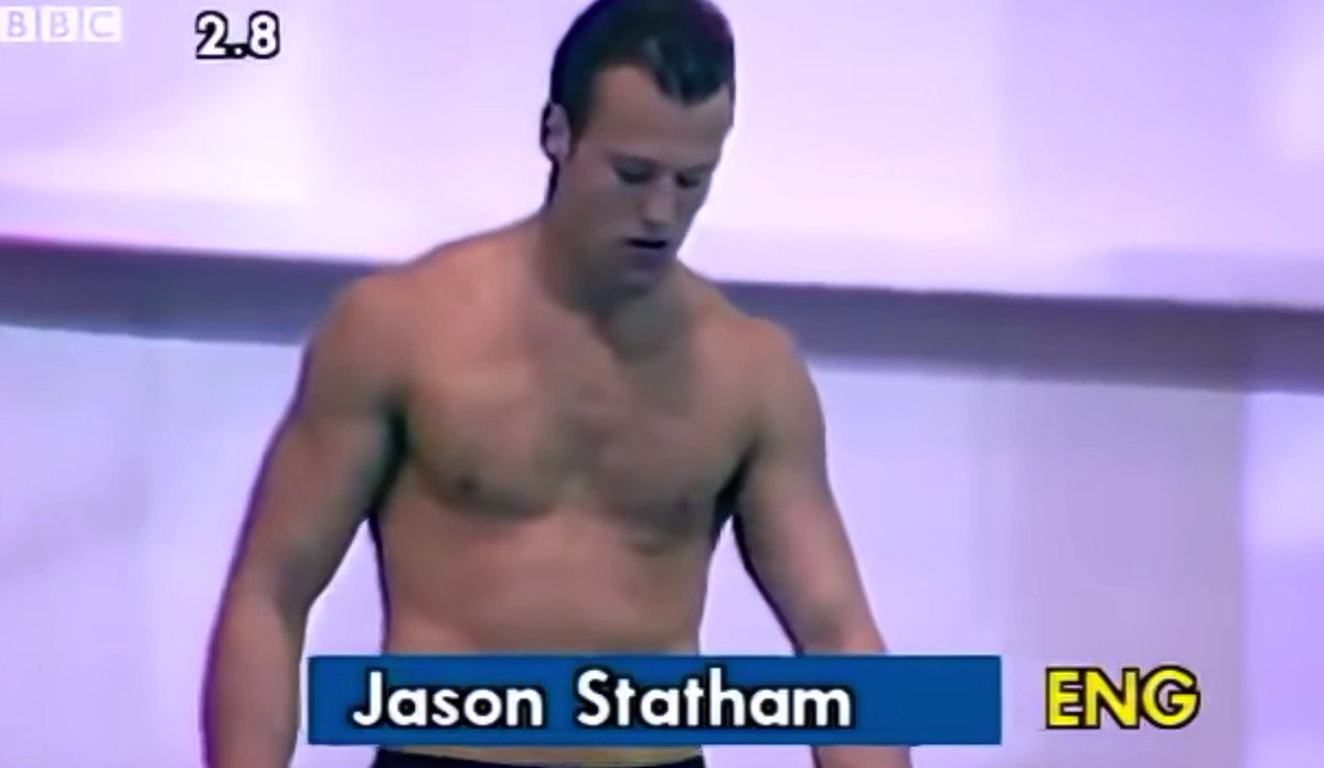 Uzivatel ハル ベリー と2匹の犬達withクリエヴァ Na Twitteru ジェイソン ステイサムはかつて飛び込みのイギリス代表選手だった 今年御年52歳 ドウェイン ジョンソンはかつてプロレスラーだった 今年御年47歳 どう考えても俳優にならなければ出会わなかった