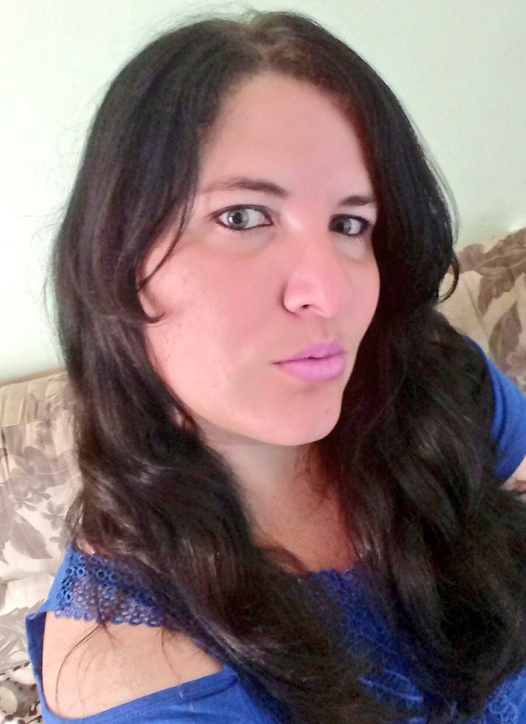 JENNIFERJDO's tweet photo. Desejo um excelente dia a todos. 💋💋💋 https://t.co/vuSGDtsKxZ