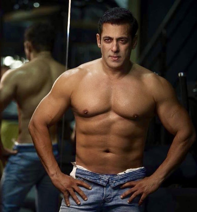 BSKFanClub's tweet photo. #SalmanKhan 💪😍👊 https://t.co/YYV7DOnzfj