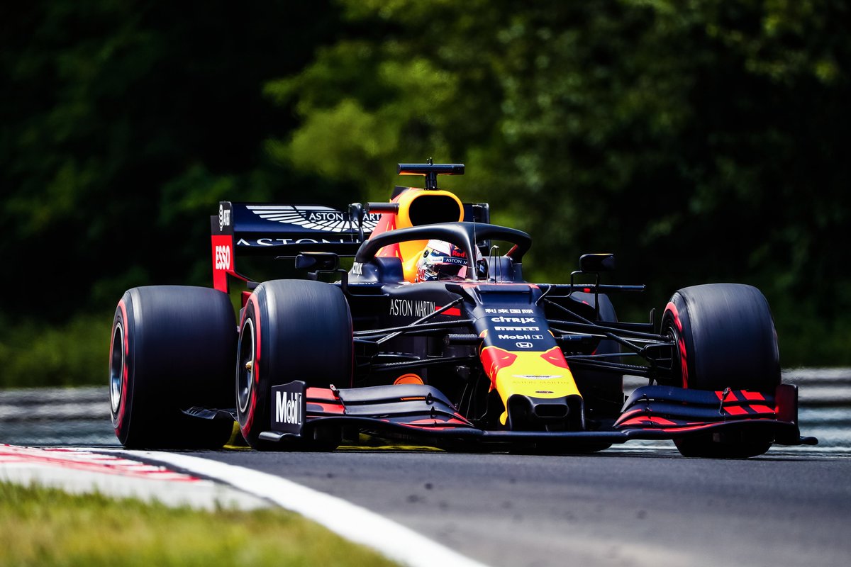HondaRacingF1's tweet photo. It's POLE POSITION for the roaring Lion! 👏 His first ever P1 in Qualifying and our first since 2006 💪

YES @Max33Verstappen 👊

#PoweredByHonda https://t.co/prk5U5njgZ