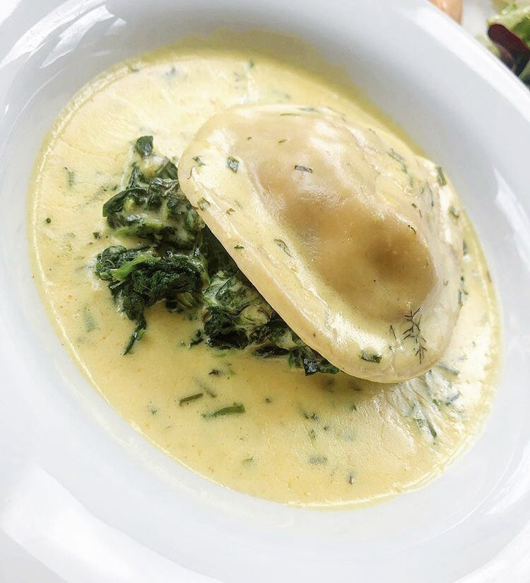 Le_Mercury's tweet photo. Raviolo del Mer! 🦞
Crayfish and lobster raviolo with wilted spinach and shellfish sauce.
What are your plans for the day?
#London #eatingOut #lemercury #weekendvibes #saturday #summer #islington https://t.co/KJRH1xjVUC