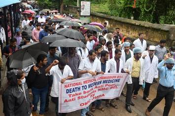 RitheeshKOMC's tweet photo. Protest against #NMCBill in(Aug 3rd,2019) Osmania General Hospital,Hyd,T.S by TJUDA.This bill is completely undemocratic,against federal structure,anti-student,anti-public health,anti-poor..#SayNoToNMCbill #NoToNMC https://t.co/xmPgfBYfOz