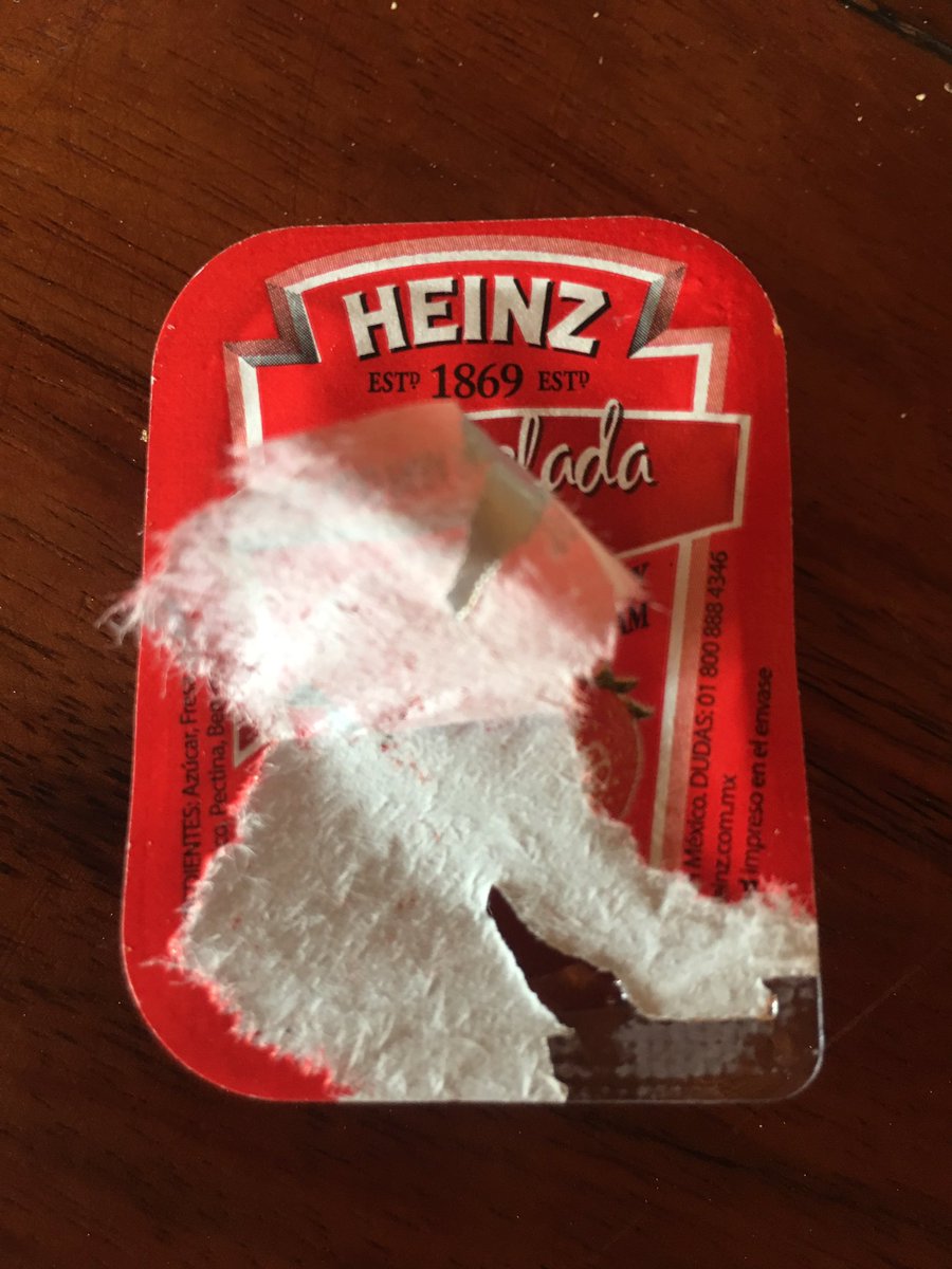 PedroPapen's tweet photo. #Heinz , do you have a manual for me to open this the package? https://t.co/skjR800vns