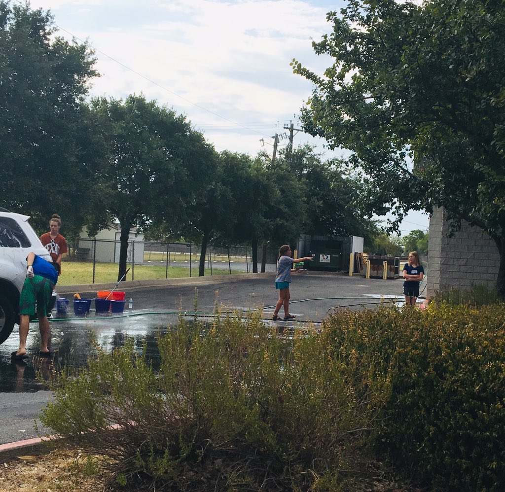 GISD_ASAP's tweet photo. @BenoldBMS Washing cars to go to Washington DC! Get a great car wash for a great cause! https://t.co/OLWmfog2BR