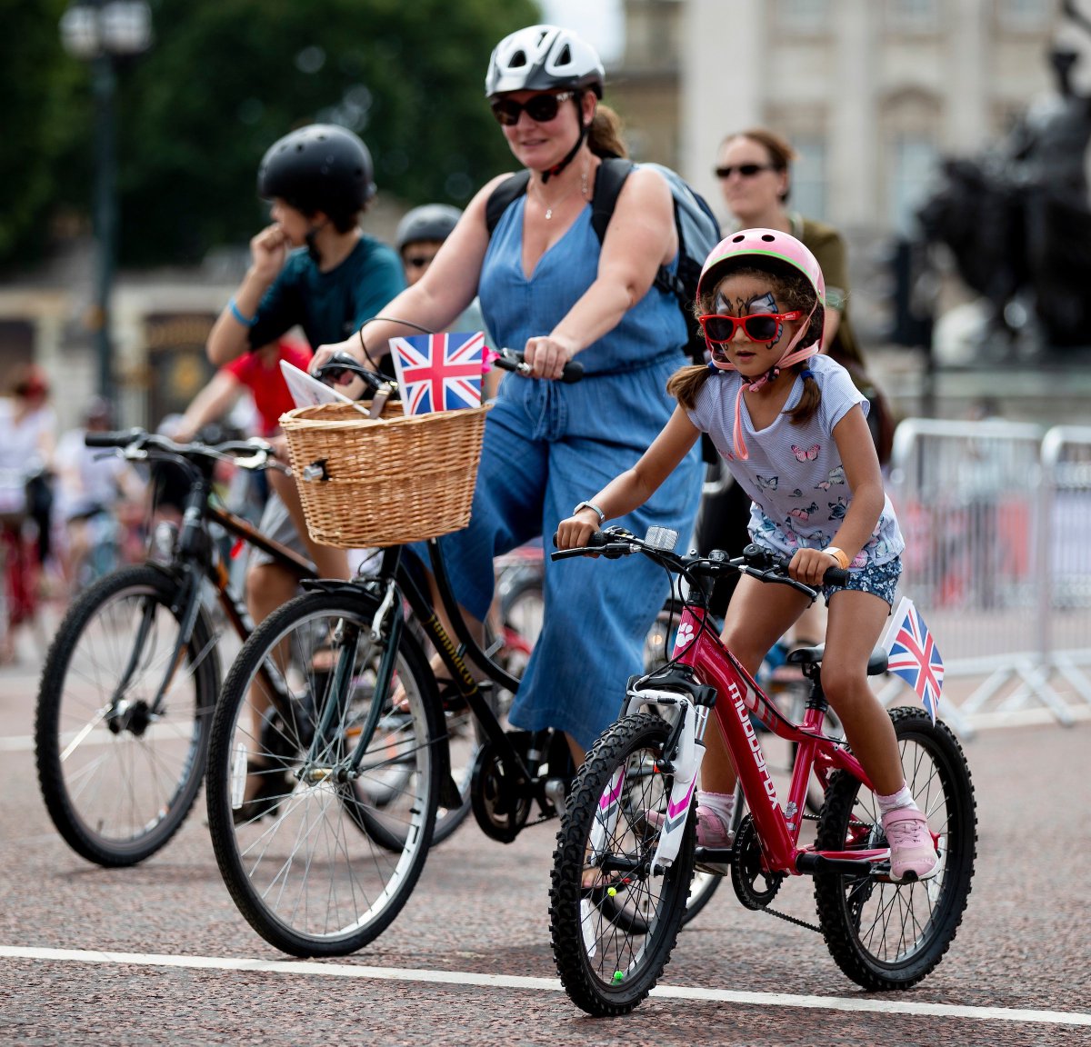 RideLondon's tweet photo. The next generation at Prudential RideLondon FreeCycle! 👏

#RideLondon https://t.co/BdC3iJd5Pn