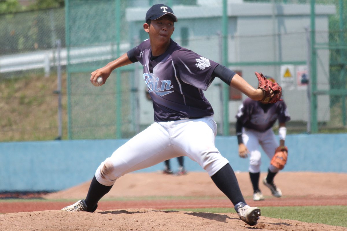 希少 公式】高校野球 龍谷大学 平安高校 ユニフォーム 希少 公式】高校野球 龍谷大学 平安高校 ユニフォーム