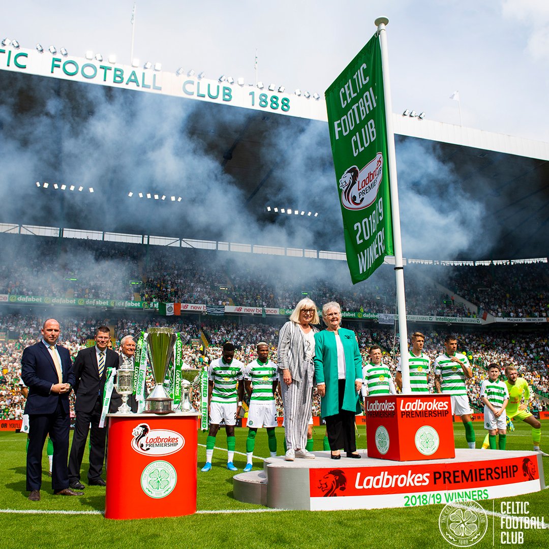 CelticFC's tweet photo. Fly the flag! 🏳️8⃣

The @Ladbrokes #SPFL Premiership flag is unfurled by Liz McNeill and Sadie Chalmers ahead of #CELSTJ 💚 https://t.co/djoDWdfDop