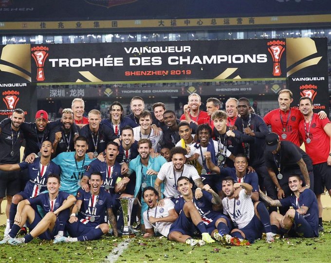 El PSG tras proclamarse campeón de la Supercopa francesa.