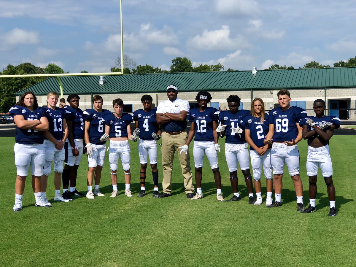 Georgia_Muscle7's tweet photo. I keep a few 🦍🦍🦍 with me! @CameronPettus @football_ej https://t.co/vikUpnU1rn