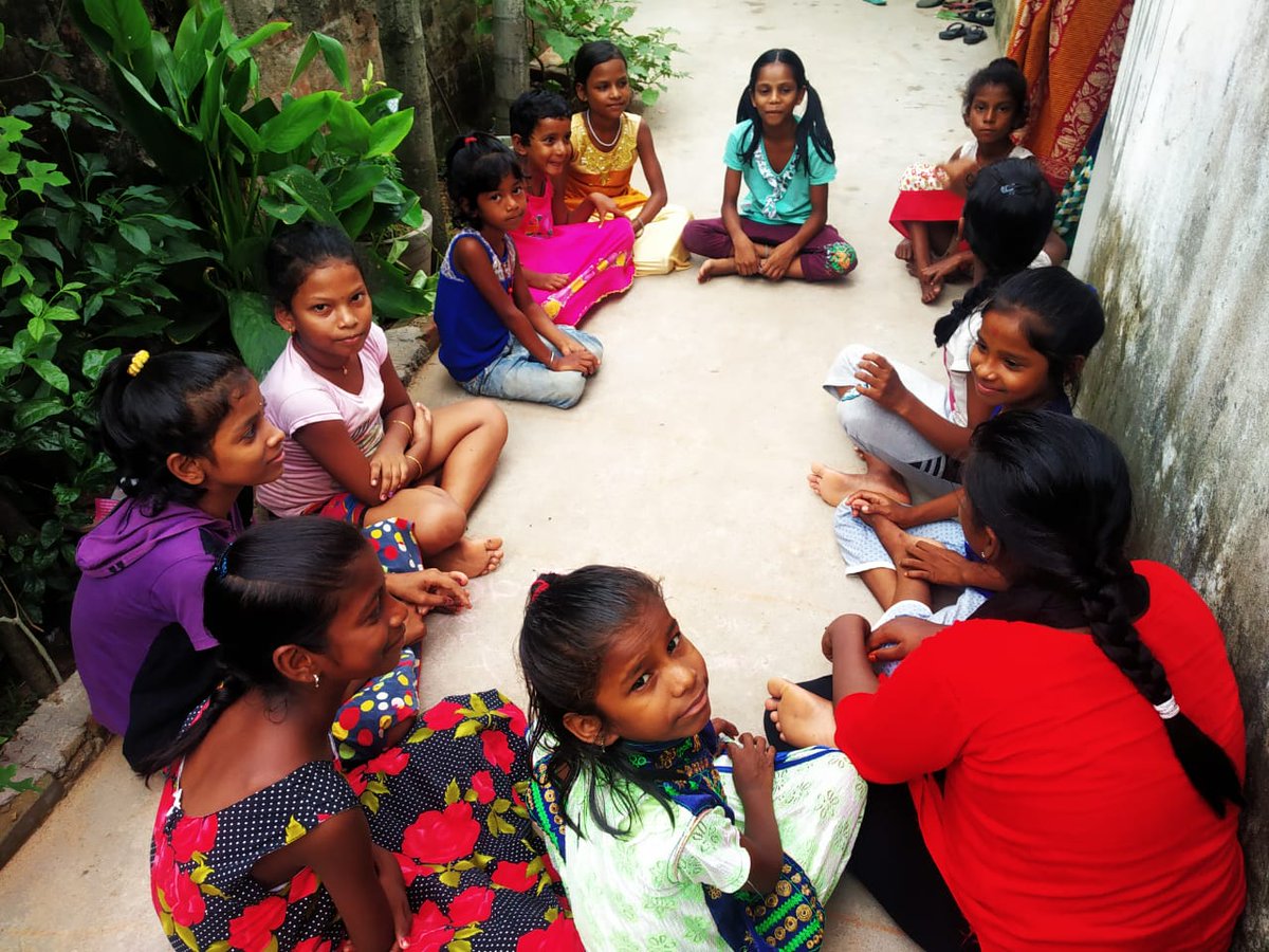 humarabachpan's tweet image. Child club meeting regarding school chalo abhiyan( back to school) for dropout students at Radhakisorepur, Cuttack. Our efforts are to get the dropouts back in school. @CMCCuttack @AnanyaDasIAS #creatingpathways #EducationForAll