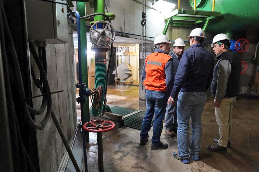 EnergiaNuble's tweet image. ✔Fomentar las #EnergíasRenovables en nuestra región es el compromiso que como @MinEnergia hemos adquirido,por esto el Seremi @enriquerivasr, acompañado por el Intendente @martinarrau,visitaron la Central Itata en #Yungay,que abastece de energía limpia a más de 40 mil hogares👏⚡