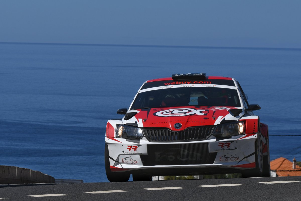 Pedro Paixão leva a melhor na Ponta do Sol 2 - 5.04,9s

Mais info: ralivm.com/2019/pt