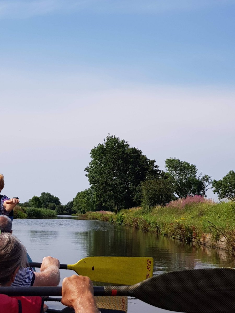 Amathusdbc's tweet image. A great morning paddle on the canal at  Scarisbrick Marina introducing new people to our great sport. A good hours paddle which included some blackberry picking. A cuppa tea then a second session with little challenges. Thanks to all who made the day possible.