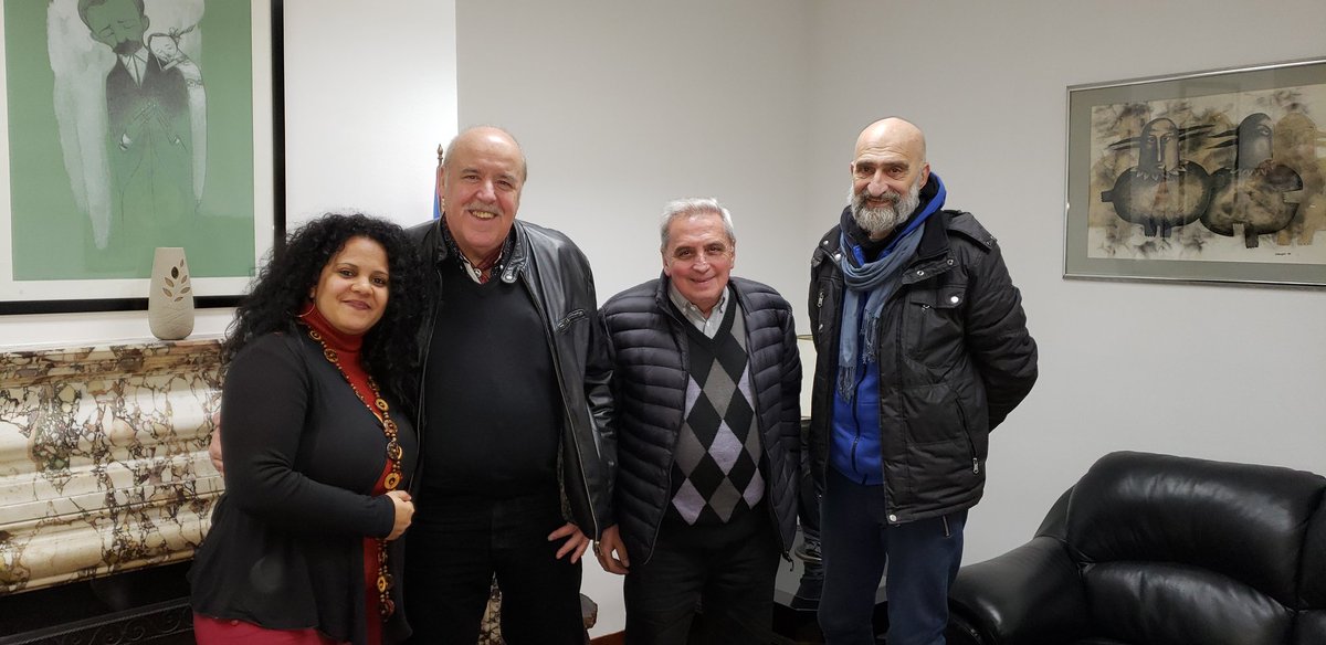 orestesperezp's tweet photo. Encuentro de trabajo con Aurelio Narvaja, director de la editorial #Colihue, y parte de su equipo para continuar avanzando en los preparativos de la presencia de #LaHabana, como ciudad invitada, a la proxima edicion de la Feria Internacional del Libro de Buenos Aires. https://t.co/6MVxeMHi3M
