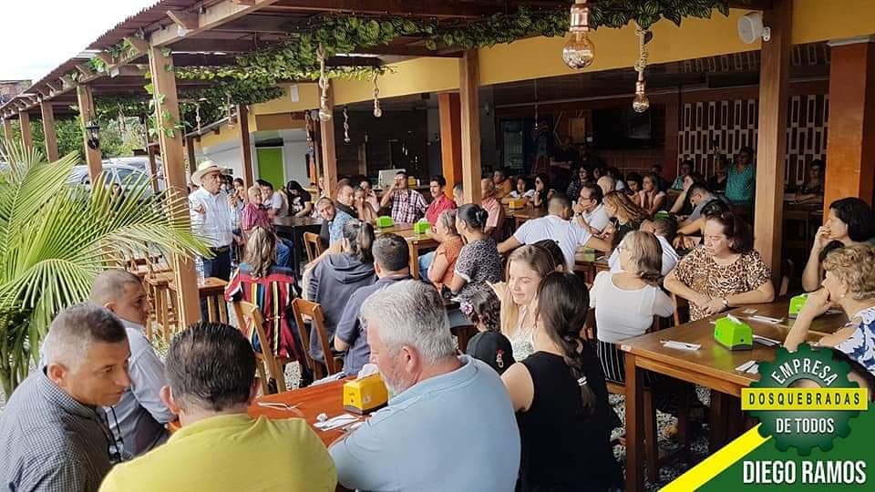 Madrugamos a seguir trabajando este sábado  de la mano de Dios y de todos estos #Lideres y #Empresarios del municipio de #Dosquebradas.
Mil gracias por recibir estas propuestas, que darán una verdadera solución a la problemática actual que vive nuestro Ciudad.
#Dosquebradas.