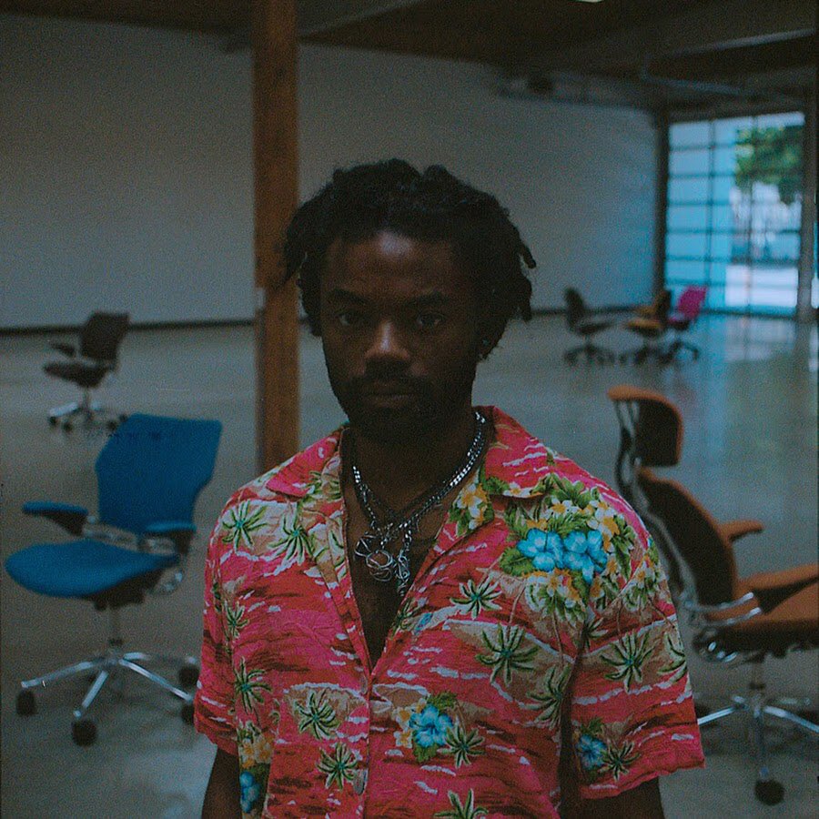 THIS HAS TO BE SAID:
ZAIA IS THE BEST IN THE GAME RIGHT NOW( artist of the summer imo) AND I NEED A CONSTANT STREAM OF NEW MUSIC PLS