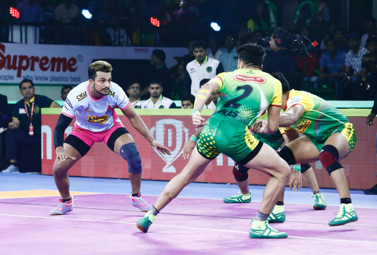 JaipurPanthers's tweet photo. FT: #PantherSquad 34 - @PatnaPirates 21
A strong overall performance from the side getting a win over the home side.
#RoarForPanthers #TopCats #JaiHanuman #PATvJAI #IsseToughKuchNahi #VIVOProKabaddi https://t.co/lzamInJcOV
