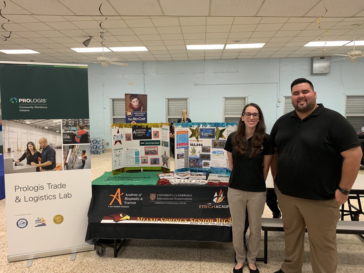 MSSHAOHT's tweet image. Representing Miami Springs Senior High at the District 5 Back to School Giveaway! #iammiamisprings #magnetprograms #awardwinningprograms #gohawks @nafmiami @ctemiami @nafcareeracads @MiamiSpringsSHS @msshlogistics