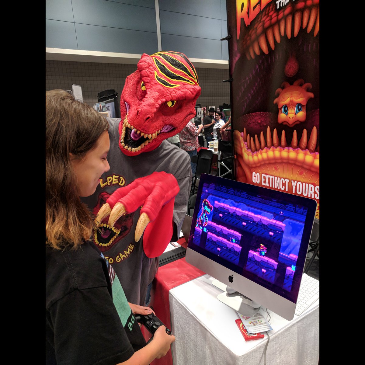 Why do U keep dying??
ARE YOU DISTRACTED??🦖

Thanks all for stopping by the #RelentlessRex table at #GalaxyConRDU to play my Scifi Submarine demo &amp; support the #game.

#gamedev #indiedev #indiegame #gaming #video #games #gamemaker #videogames #screenshotsaturday #pixelart #steam