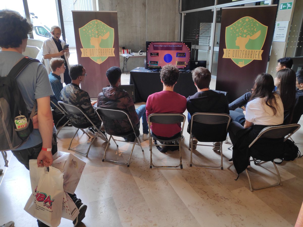 MyRealNameIsKen's tweet photo. Quizzen op @Atsusacon vandaag! Toffe spelers en zotte scores! https://t.co/INXCaIneCk