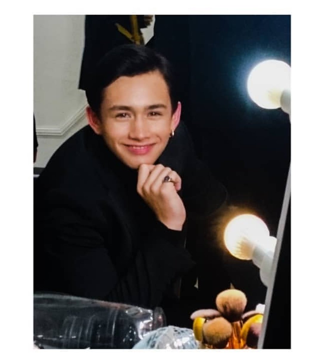 tanforashonly's tweet photo. Wag kang ganyan Tan, diko kaya makipag titigan sayo.. My goodness... 

Photo credts to ms. Lynnrenido

@tanredroncal I @ashdlmundo 
ASHlayingTheNight WithTan https://t.co/HFNUvzKujo