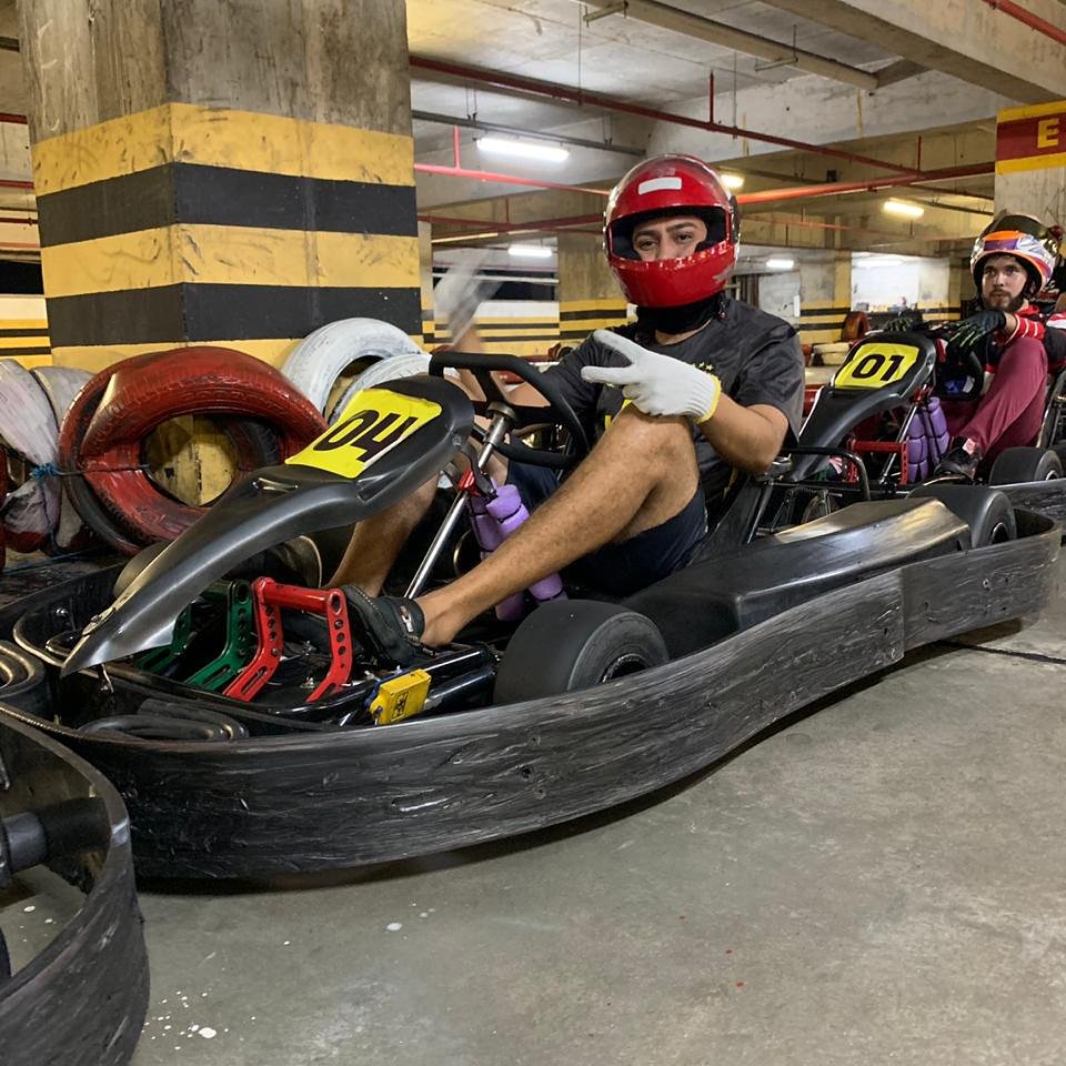 CORRIDA DE KART COM MEUS AMIGOS 😂 