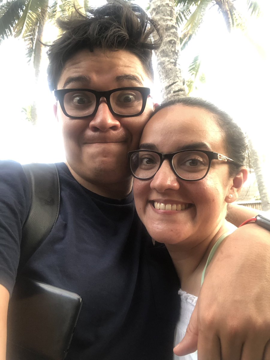 Roropotter's tweet photo. Yo: “maje voy llegando de 🇲🇽 y nos iremos directo a la costa”
@pattyrivas : “vaya maje, ya llego”
¡NUEVO NIVEL DE AMISTAD DESBLOQUEADO!
#amigosfrentuditos
#sentís
#QPP
#majecita
#shhcallesemierda https://t.co/h3GGsP8Dx9