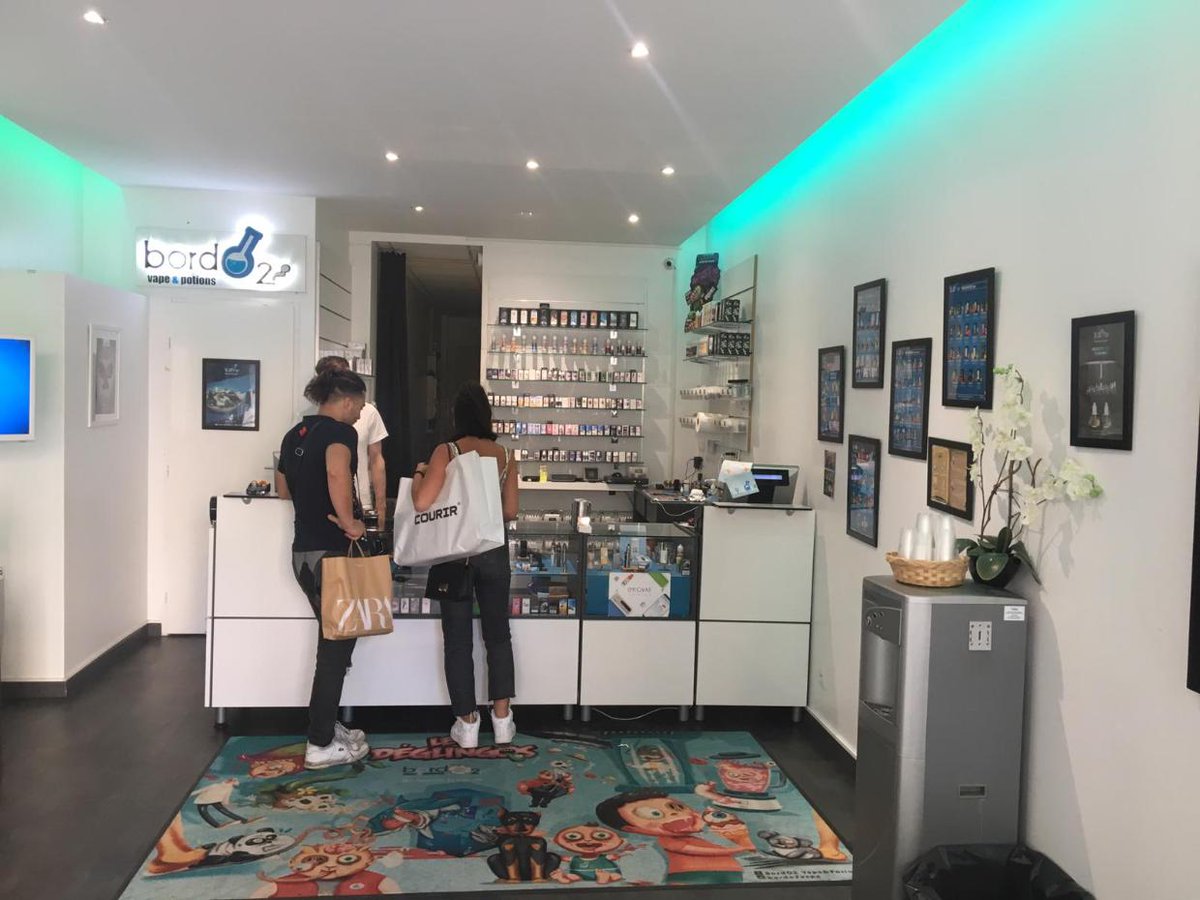 vapouround's tweet photo. #Shopcheck - @bord02vape may be primarily known as one of France's most prolific e-liquid makers but they also have some fantastic retails stores, too! Their Bordeaux location is immaculately presented, with enough choice of flavours to satisfy anyone 😮💨
#bord02 #vapefam https://t.co/Dj9c4UFekX