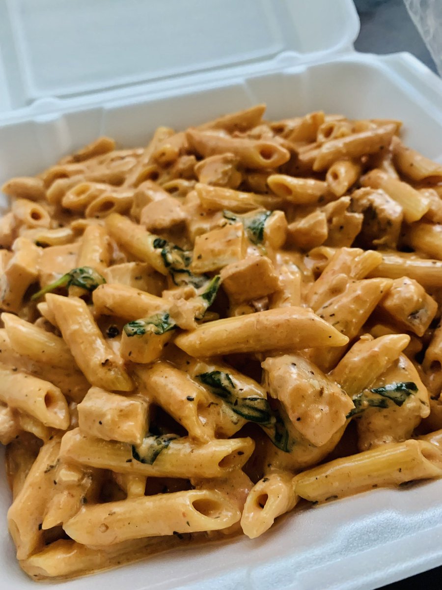 StreetFareSA's tweet photo. Happy Saturday! πβοΈ @BobnTimmysTX #FlatRockTexasArtisan #MisterDiabloTacoTruck #RandJSmokin @WingIt210 making your favorites from 11 AM-11 PM!
#streetfaresa #foodieheaven #eatwherestreetfare #safoodtruck #foodtruckpark #safoodie #safoodblogger #safoodpics #saeats #eatlocal https://t.co/YoZgvsxWpo