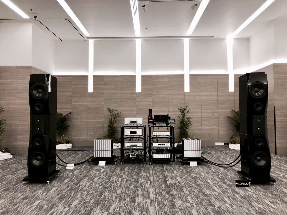 Absolute_Hi_End's tweet photo. Jeff Rowland Design Group, FOCUS AUDIO , AMG Turntables Viella 12, Esoteric Audio and TARA Labs Cables at TIAV 2019 #esotericjapan #jeffrowland #focusaudio #taralabscables @TARALabs https://t.co/c0G8KHEHIg