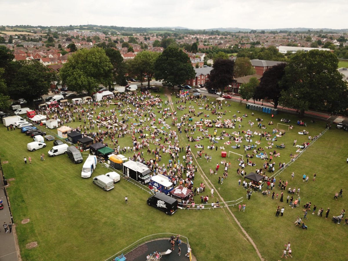 We crashlanding right into Bromsgrove today, and it seems as though half the town is here. Stil going until 7pm. #wherethemidlandscometoeat